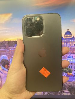 Factory Unlocked Iphone 13 pro 128 gb comes with store warranty 