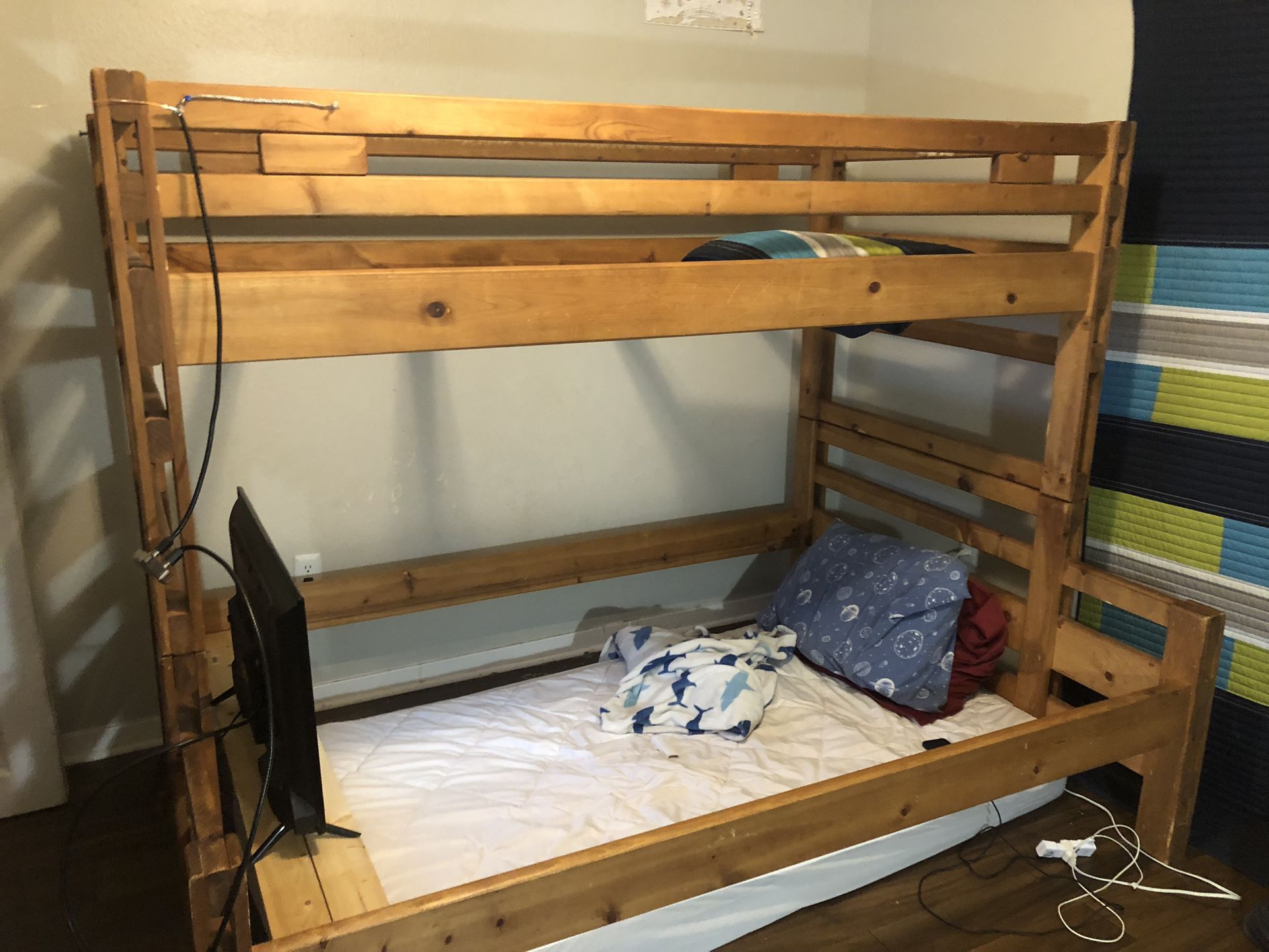 Wood bunk Beds 