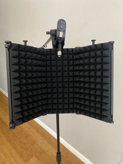 Mic Stand With Isolation Shield