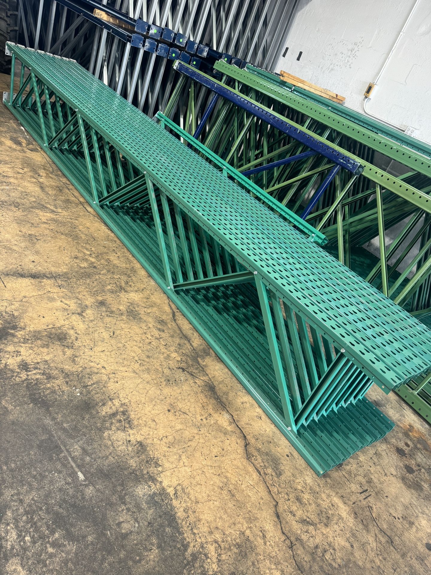 Uprights Teardrop 24” X 192”