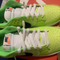 Nike dunk volt Greens 