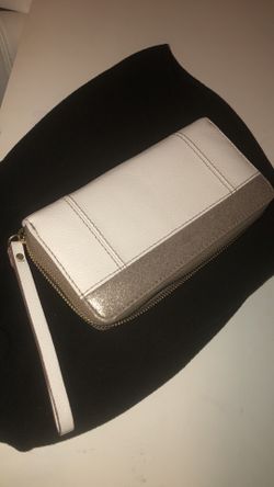 Fossil zip around wallet