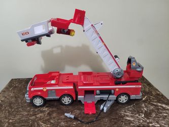 Paw Patrol Ultimate Rescue Fire Truck with Extendable 2ft Ladder (Replacement)
