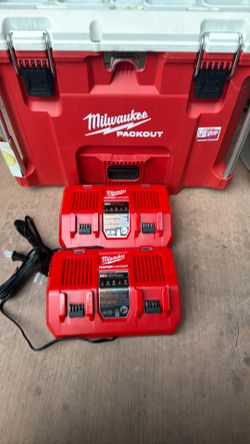 Milwaukee m28 rapid charger dual Bay simultaneous (NEW)