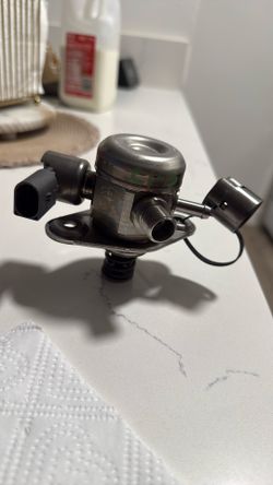 2014-2019 Mercedes Benz C300 OEM High Pressure Fuel Pump 