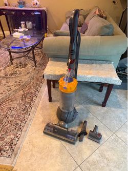 Great Dyson ball multi floor w/ attachments