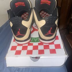 Sesame & Fire Jordan 4Retro Pizza-Red,black,& khaki- Size7 Men
