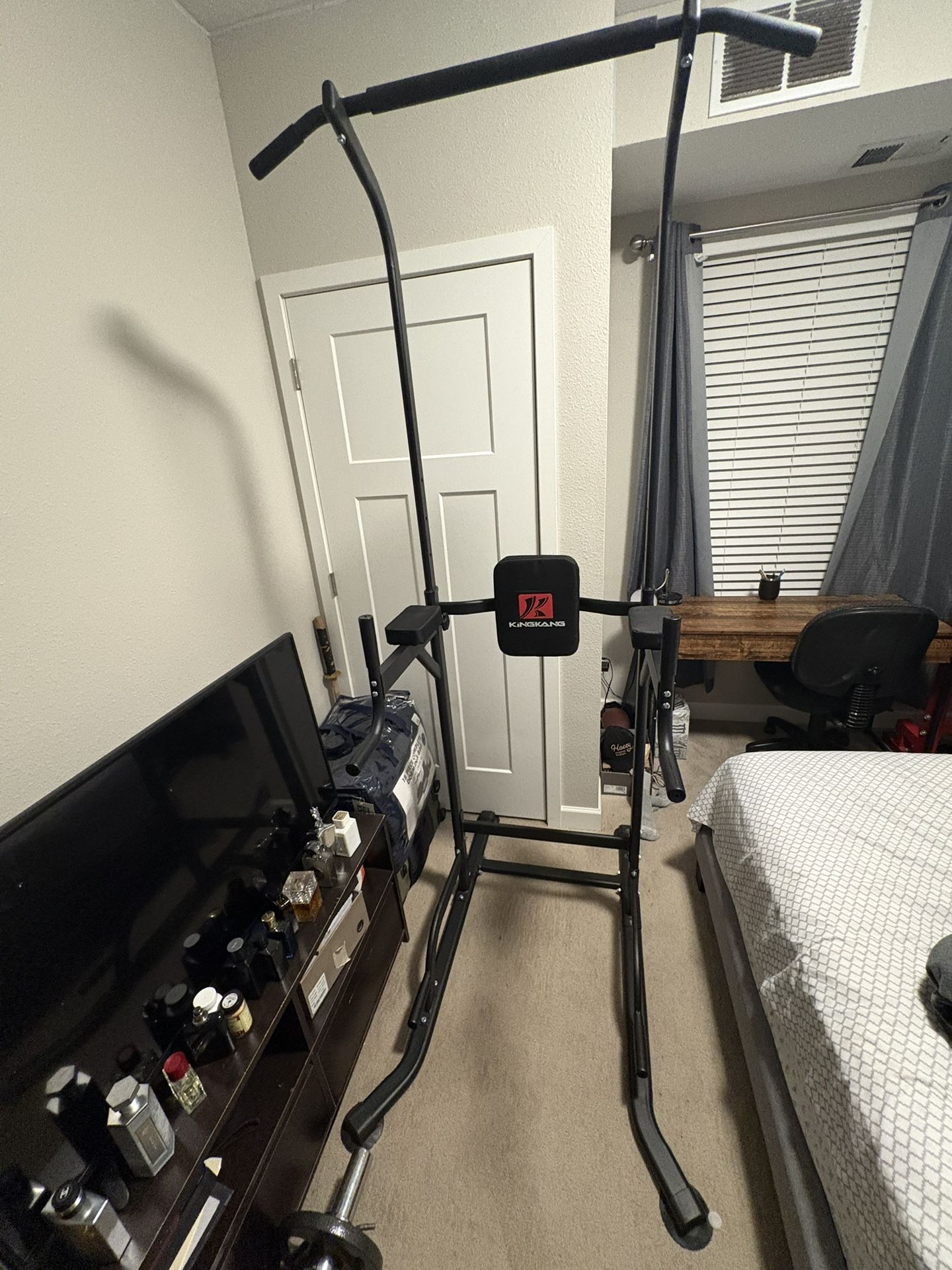 Pull-up/dip/ab-crunch Bar