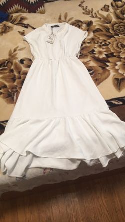 Brand New ZARA  White Dress Size Small