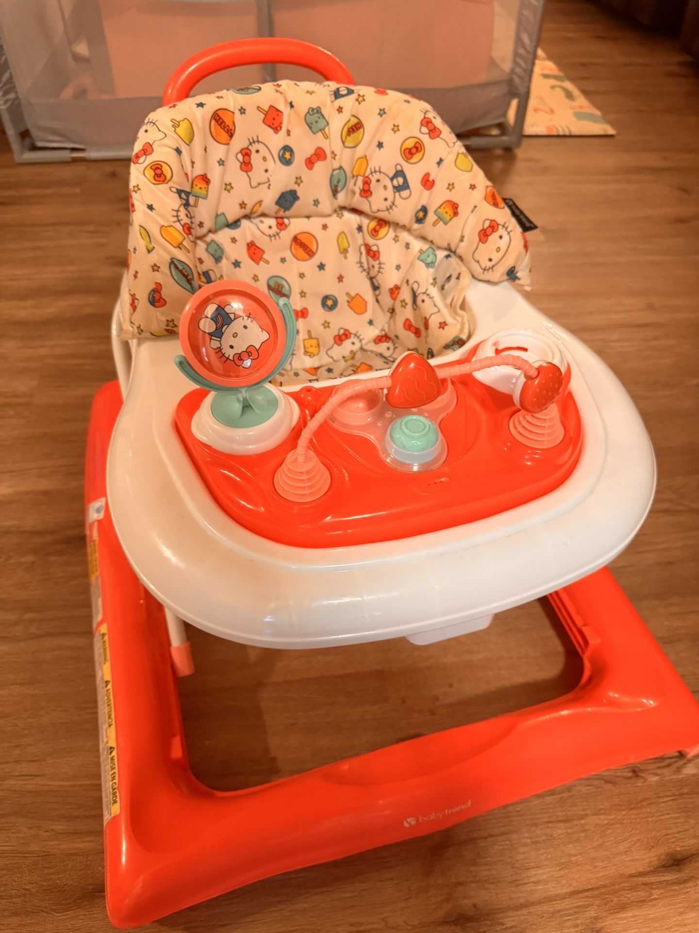 Hello Kitty Walker