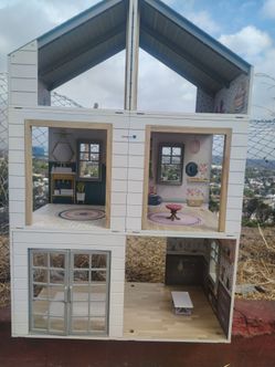 Little Tykes Doll house