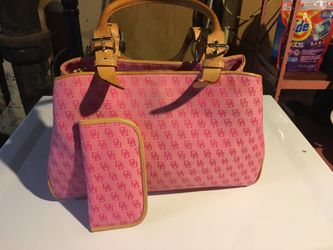 DOONEY & BOURKE PURSE