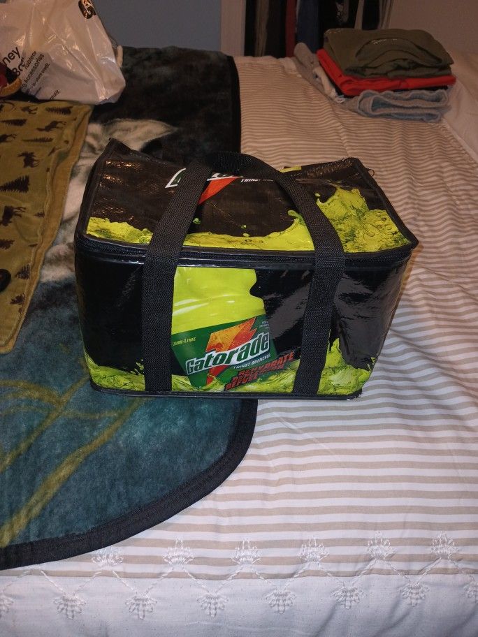 Vintage 90s Gatorade Lunchbox