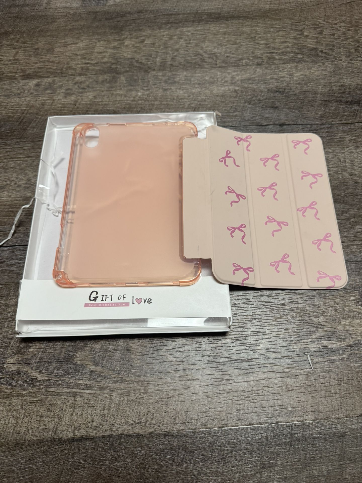 New IPad case, see photos for measurements