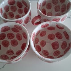 On Spot 4 Ceramic Red Dots Cups