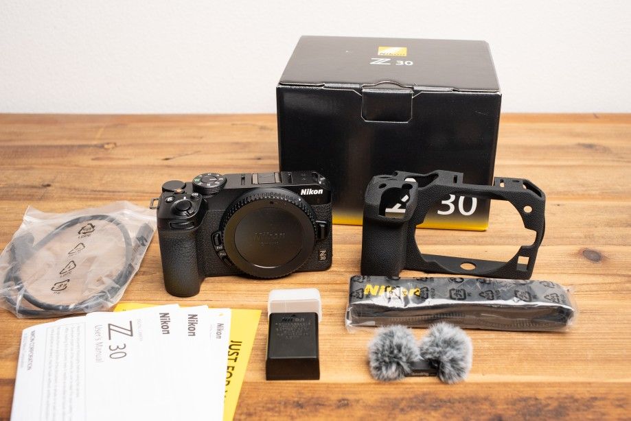Nikon Z30 Z 30 vlogging mirrorless camera Z mount DX . Sony Fuji Panasonic Canon DJI