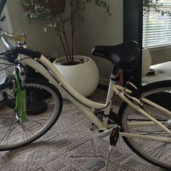 Schwinn Trailway 700c Women's Hybrid Bike