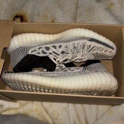Yeezy 350 Cmpct