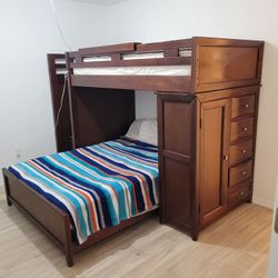 BEAUTIFUL BUNK BED😃😍Over 75%off Retail🙂BUY NOW/SAVE🏃🏼‍♀️🏃🏽/QUICK SALE by 9/13
OBO