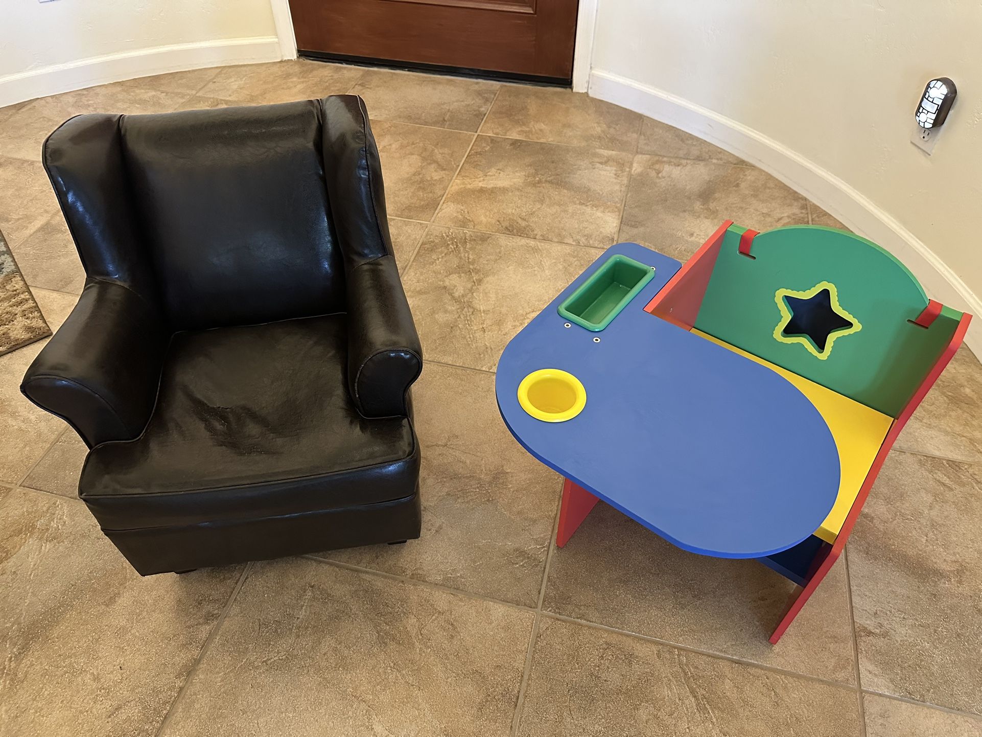 Alex Artist Desk And Circo Kids Chair