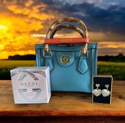 Holiday Purse Perfume And Jewelry Gift Set 