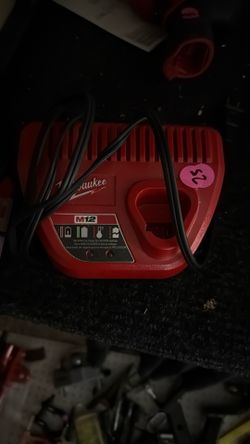 Milwaukee M12 Charger 