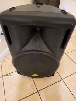 Behringer Eurolive B215D pa speaker