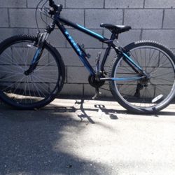 Trek 820 Mountain Bike 