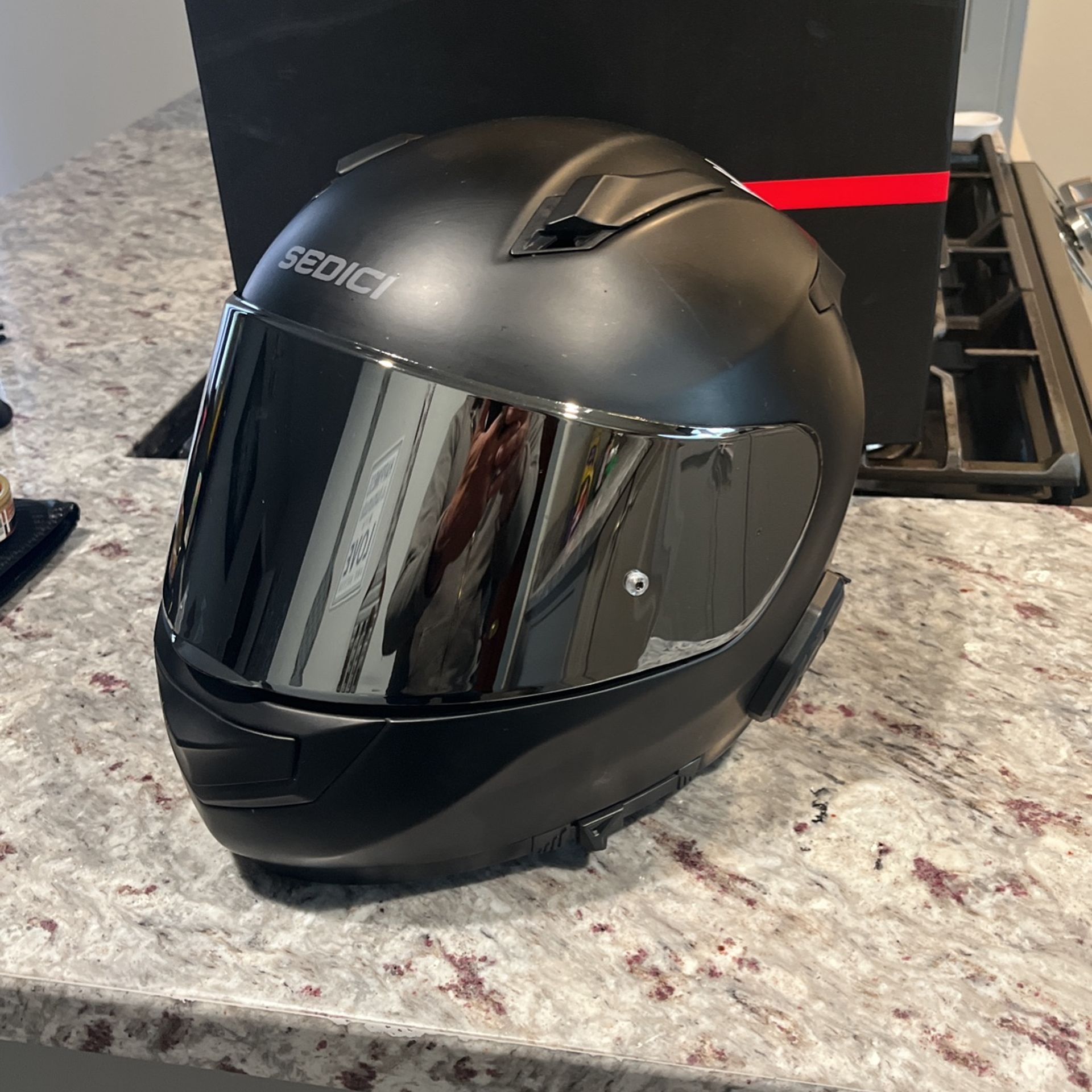 Sedici Full Face Helmet With Blue Tooth