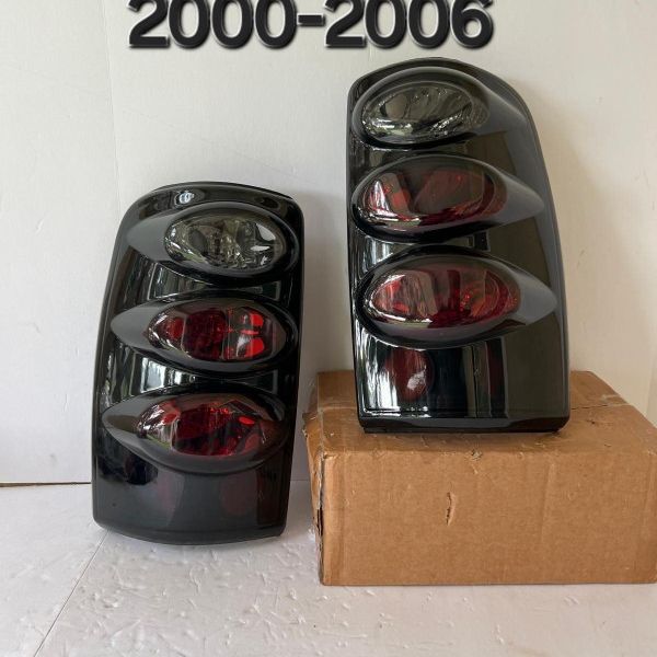 Chevy Tahoe 2000-2006 Tail Lights 