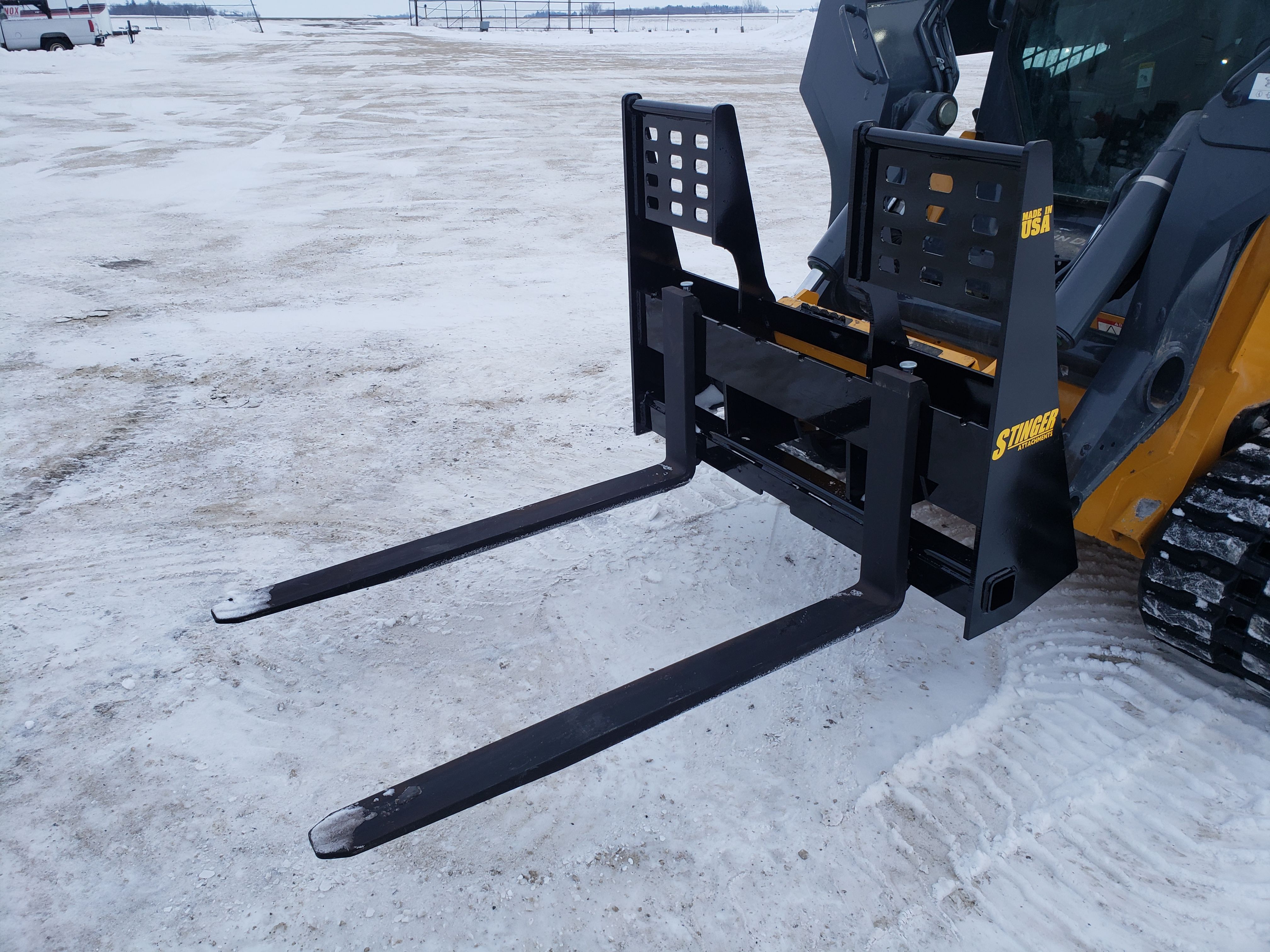 Stinger Attachments Heavy Duty Pallet Forks (5500#-48")