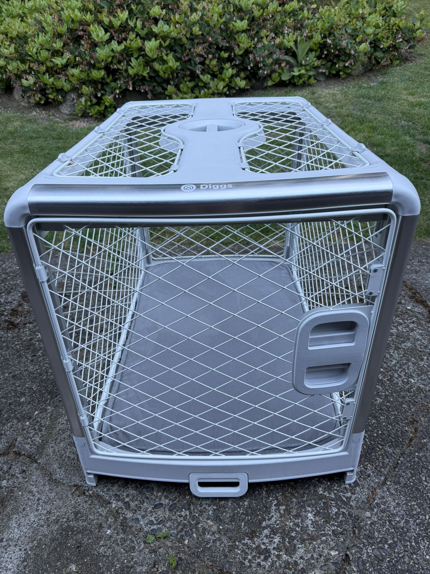 Diggs Large Luxury Dog Crate