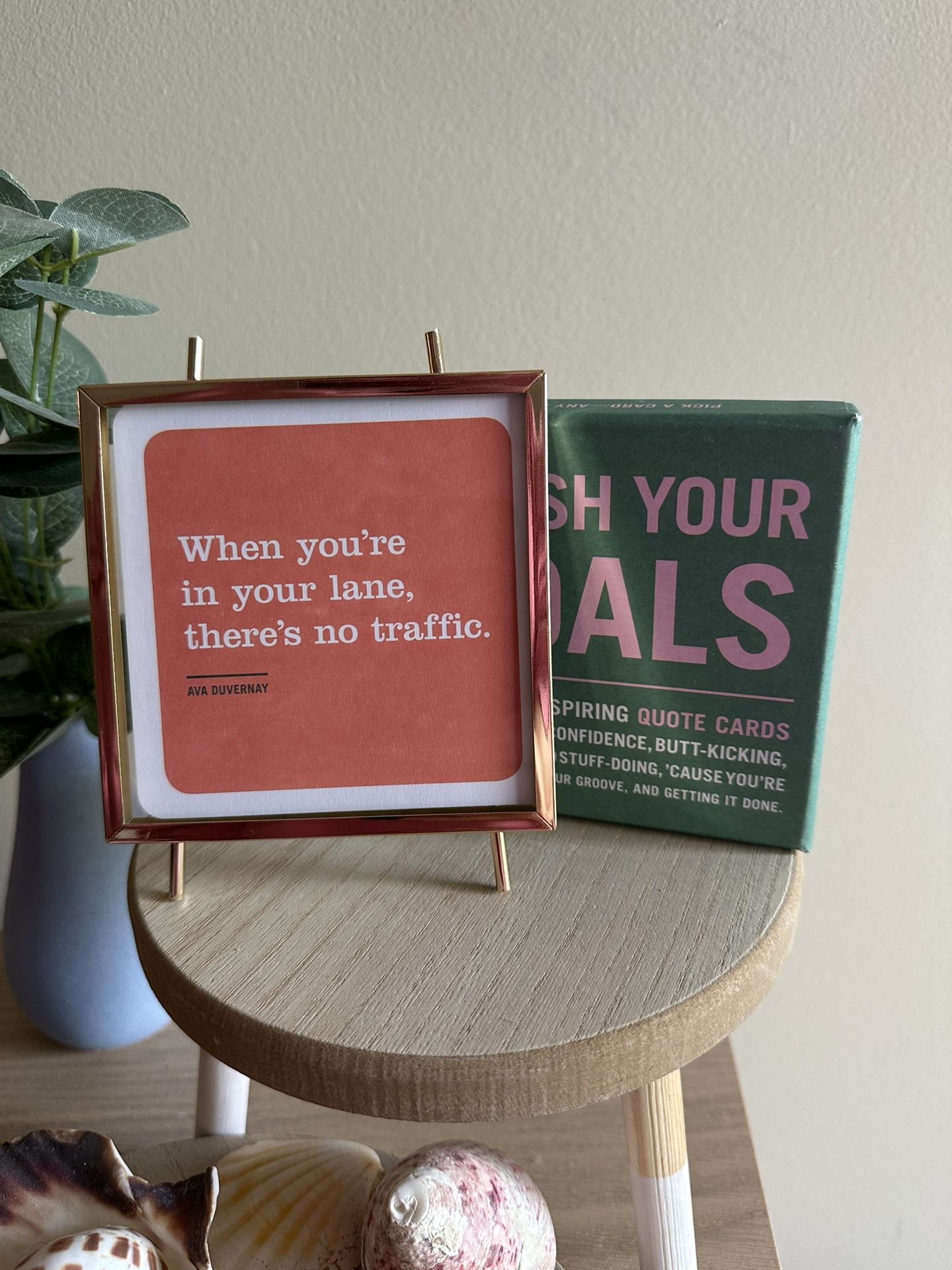Gold Frame & Motivational Quote Cards