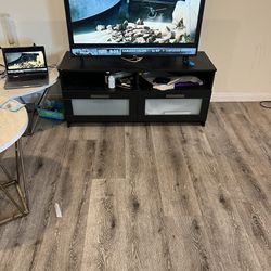 tv stand (tv not included) 