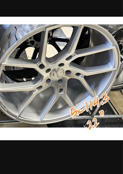 ​Make a statement with a fresh set of 22s! 🛞🔥 ​⚡ Size: 22" 💥 Bolt Pattern: 5x114.3 🚗 Fits: Honda Accord, Nissan Maxima, Infiniti, Lexus SUVs, Toyo
