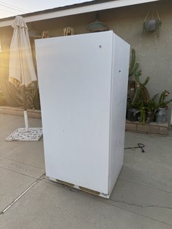 Up right freezer