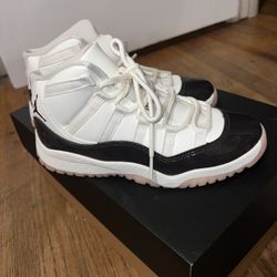 Jordan 11s  3y