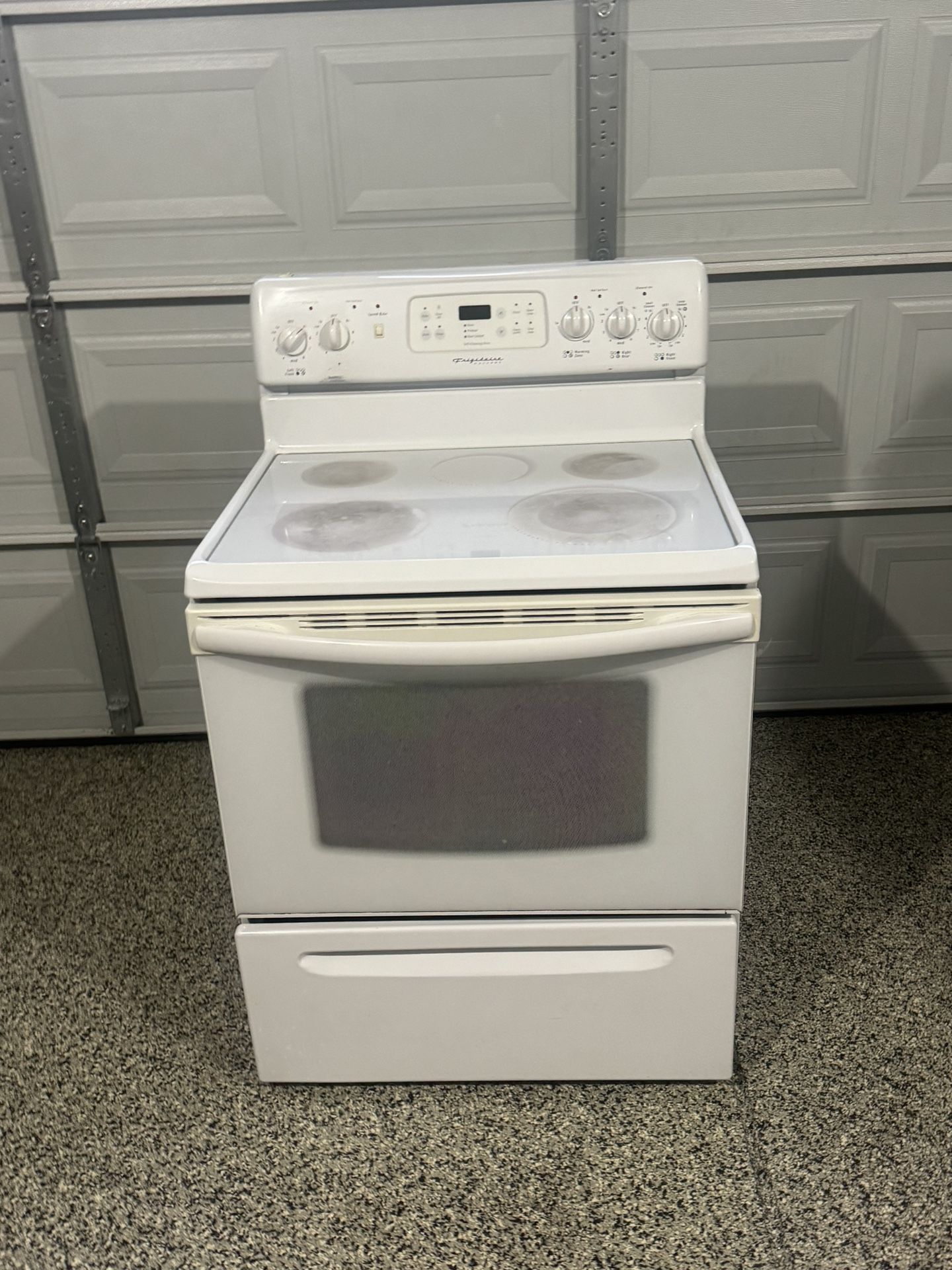 Frigidaire Range