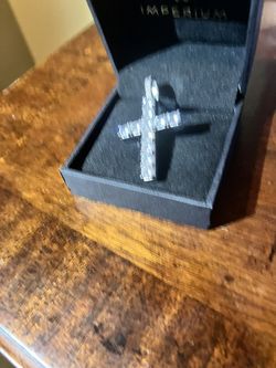 EMPORIUM ICED ZIRCONIA CROSS PENDANT