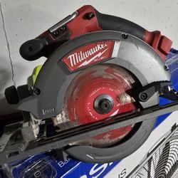 Milwaukee M18 6.5" Circular Saw