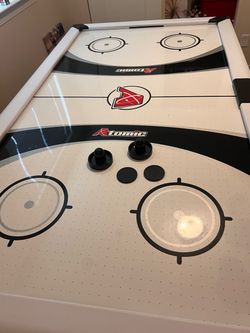 Atomic 7 foot Hockey Table