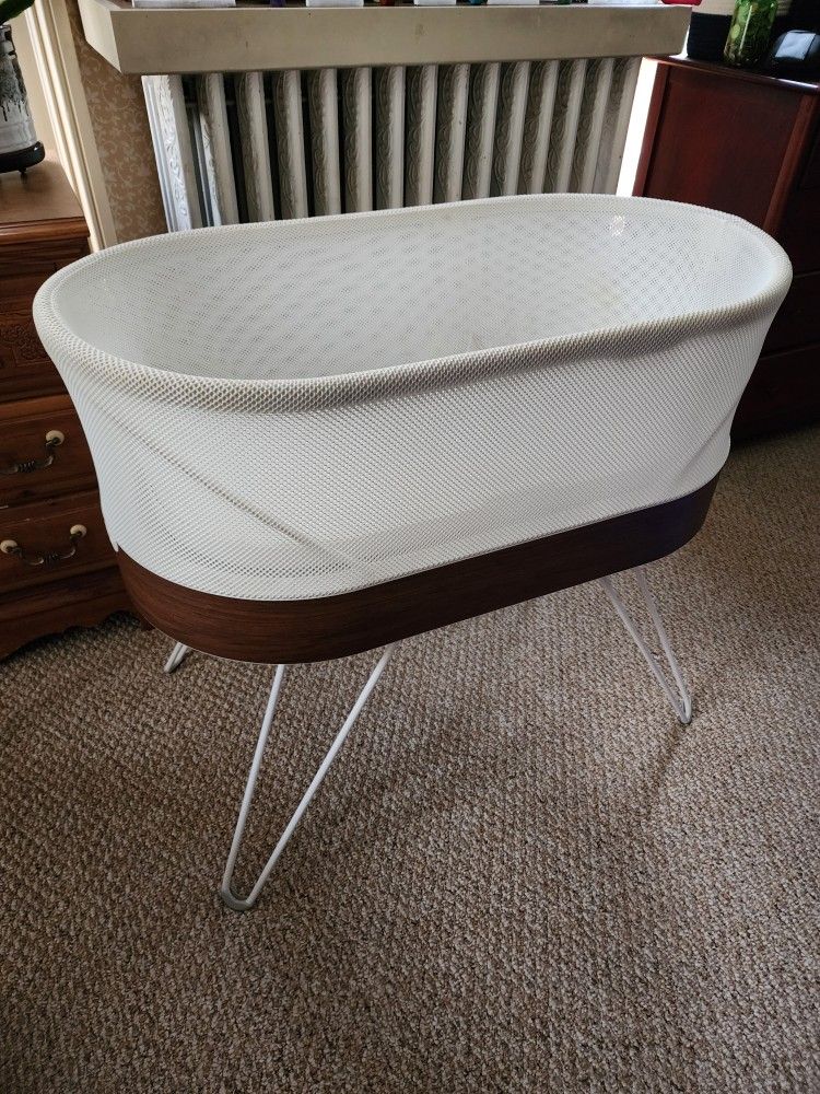 Happiest Baby SNOO Smart Sleeper – Great Condition + Extras