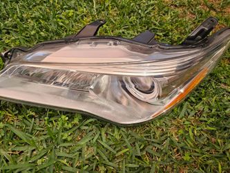 2015 2016 2017 TOYOTA CAMRY 4DOOR LE XLE MODEL LEFT SIDE HEADLIGHT HALOGEN