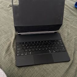 Apple iPad Pro Magic Keyboard USB-C