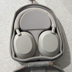 Sony XM5