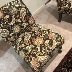 Sectionals/Accent Chairs