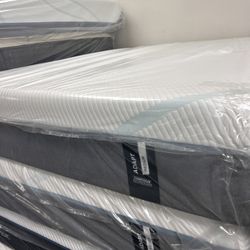 Tempurpedic Adapt Medium Queen Mattress
