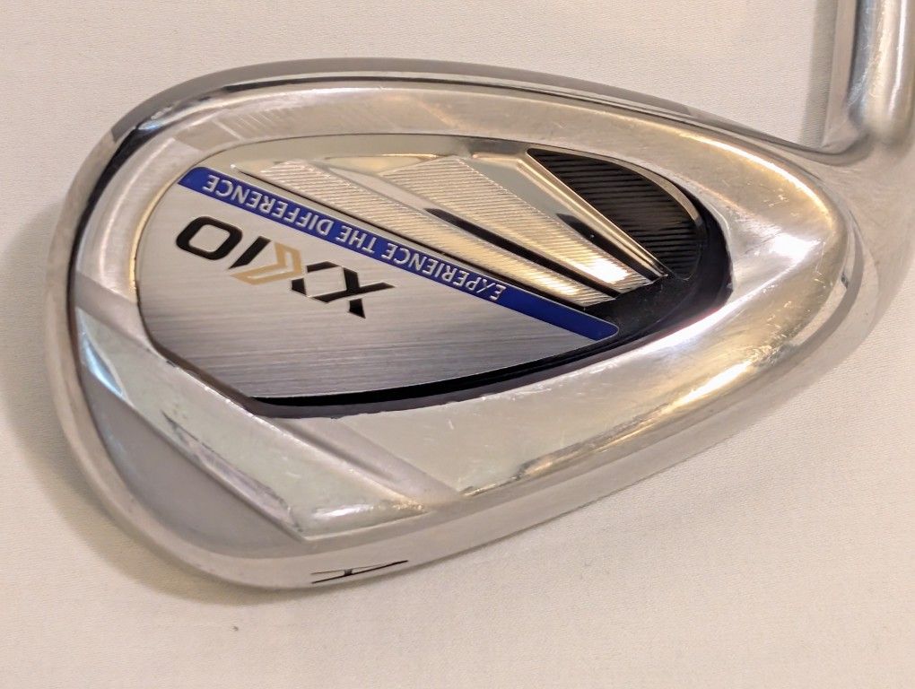 RH MINT XXIO EXPERIENCE THE DIFFERENCE AW IRON https://offerup.com/redirect/?o=Ti5TLlBSTw== 860GH D.S.T.  R. FLEX STEEL SHAFT W/ XXIO GRIP 