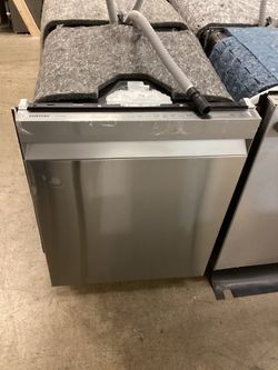 Samsung 24 in. Built-In Tall Tub Smart Dishwasher with StormWash and AutoRelease Door New Scratch and Dent