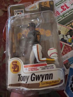 Tony Gwynn collectors figurine